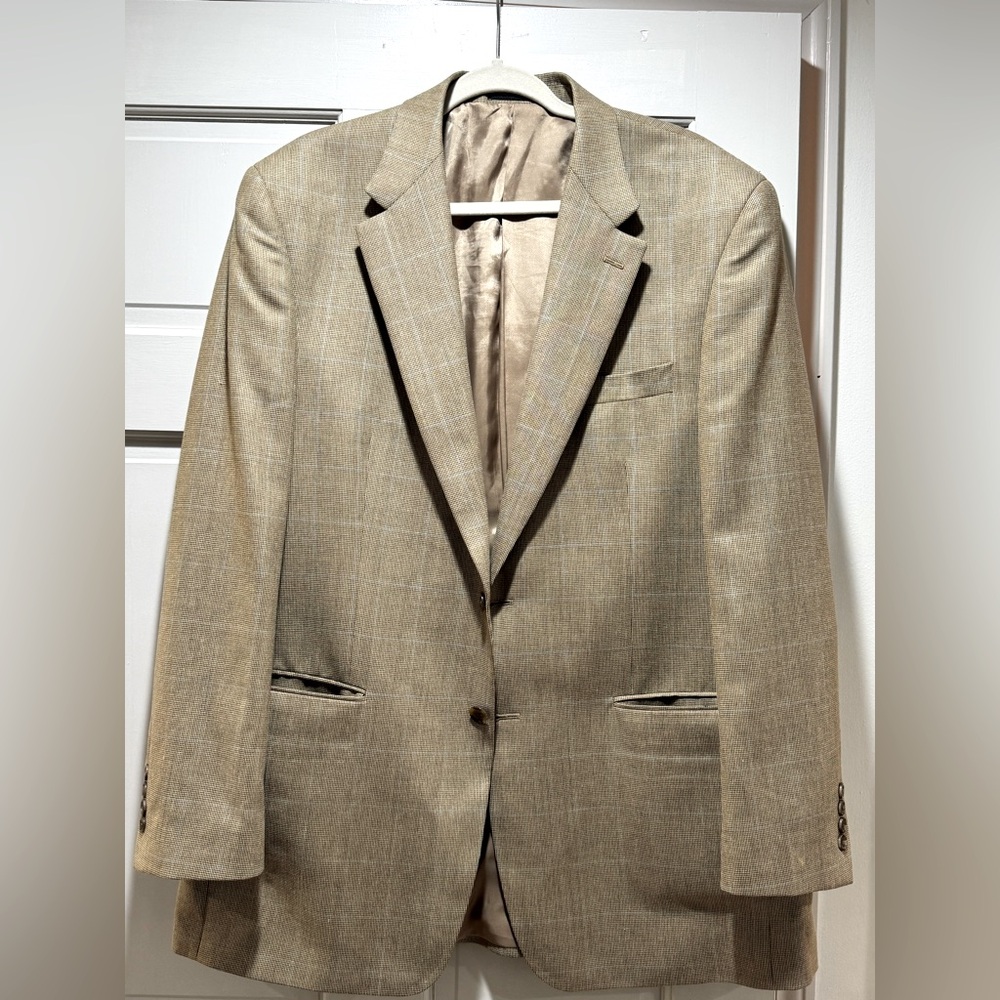 Lauren Ralph Lauren men’s suit jacket/blazer size 44L. Wool and silk